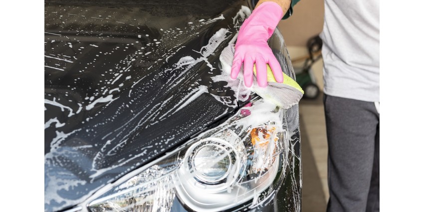 Jak zapobiec uszkodzeniom lakieru podczas mycia samochodu